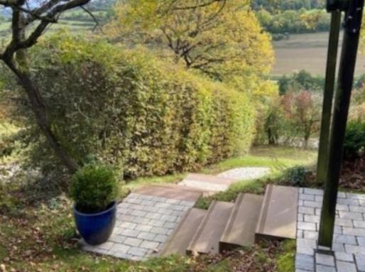Idyllisch Wohnen Im Weserbergland - Bungalow Mit Phantastischer Aussicht Fuer 4 Personen Polle Εξωτερικό φωτογραφία